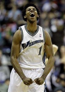 积极造进攻 积极造进攻